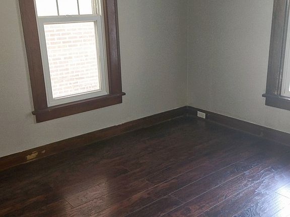 4th image of 212 Willow Ave
