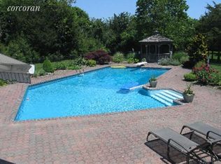 46 S Phillips Ave, Remsenburg, NY 11960