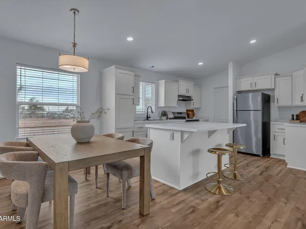 1047 W WINDSONG Street, Apache Junction, AZ 85120