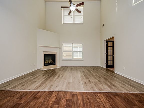 4th image of 185 Stillwood Dr