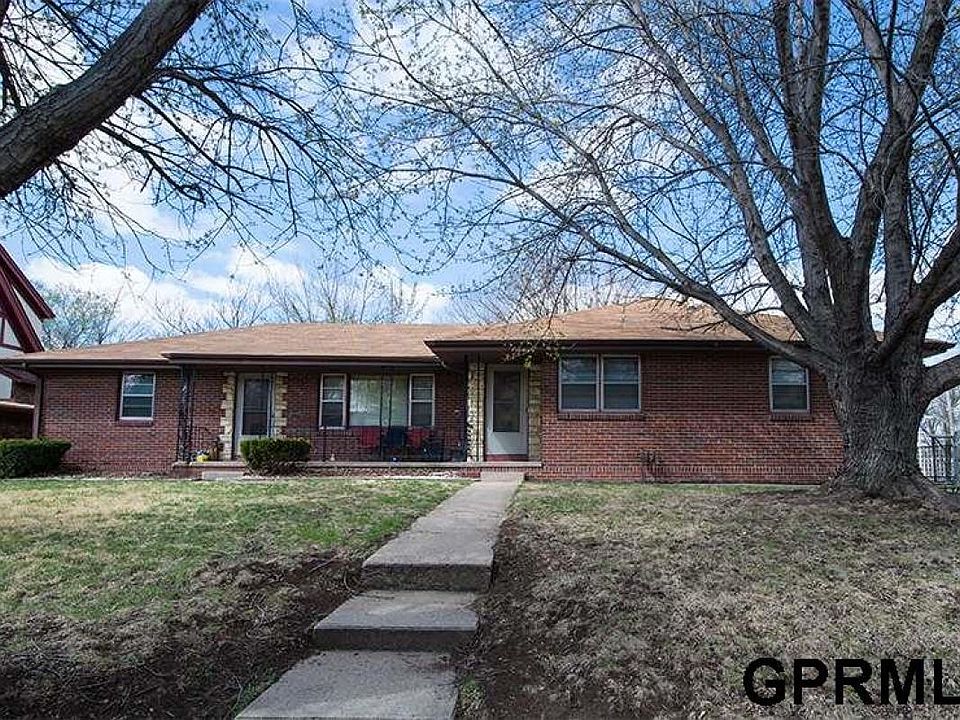 1st image of 3302 S 32nd Ave