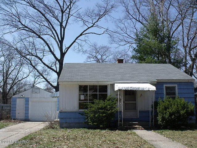 3033 8th St photo 1
