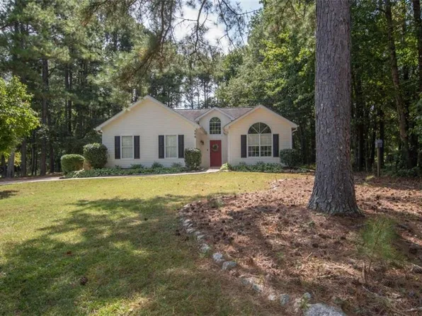 266 Winthrop Dr, Sharpsburg, GA 30277