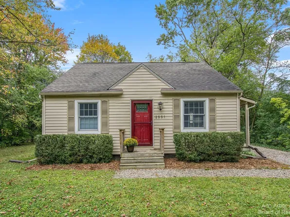 2551 Fernwood Ave, Ann Arbor, MI 48104