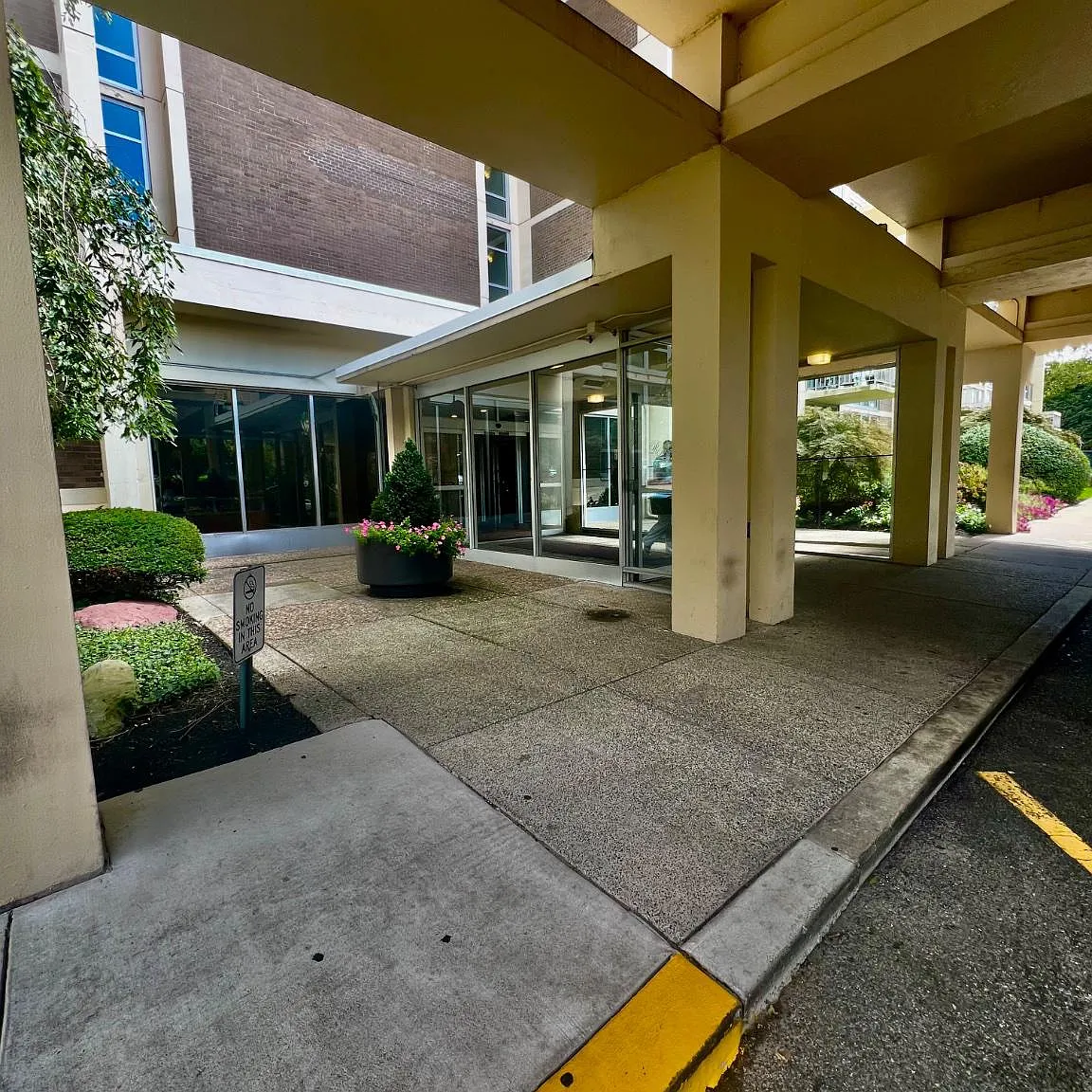 1 bed, 1.0 bath, 940 sqft, $1,800 — Photo 4