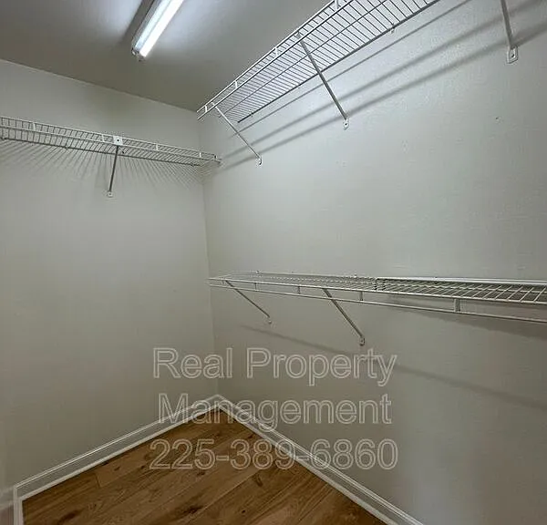 2422 Riverside Dr — Photo 14