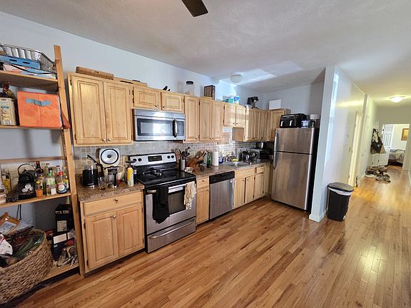 5th image of 122 Berkshire St #6