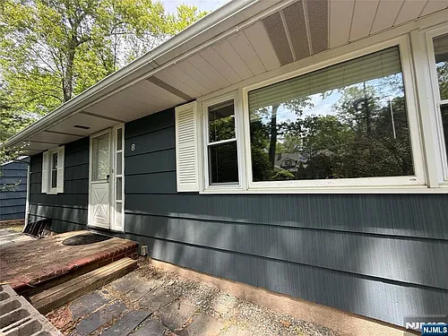 8 Autumn Ln Photo 1