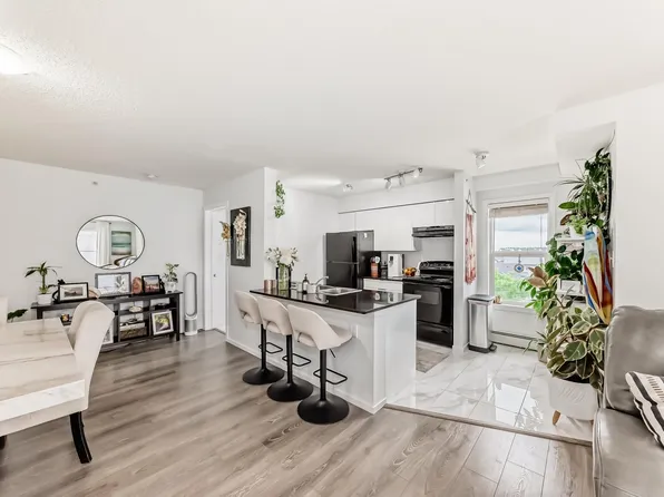 18126 77th St NW #423, Edmonton, AB T5Z 0N7