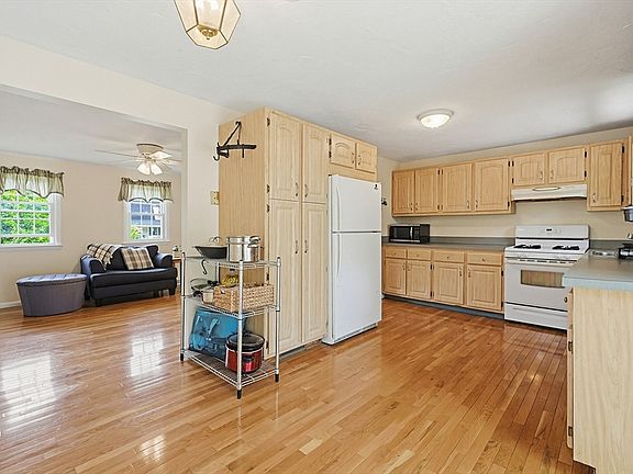 5th image of 9 Paula Rd