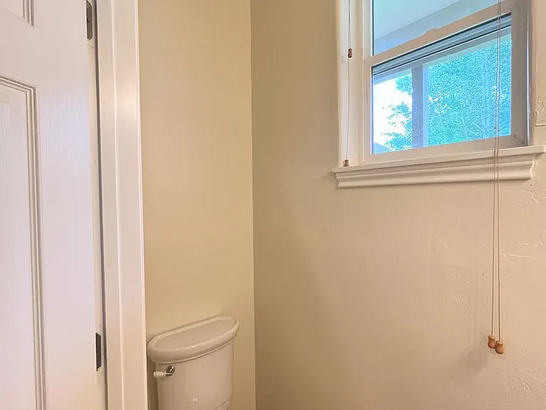 448 Forest View Dr — Photo 10