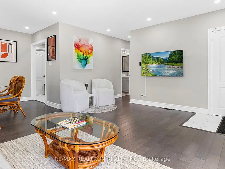 1141 Ritson Rd S — Photo 28