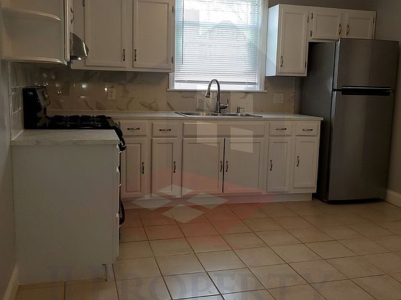 4th image of 270 Woonasquatucket Ave #2
