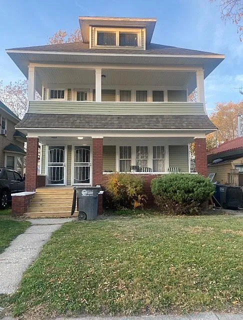 1008 Pinewood Ave — Photo 1