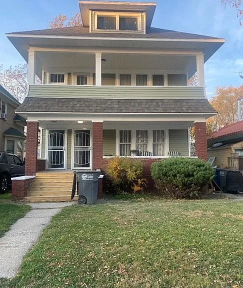 1008 Pinewood Ave #LOWER — Photo 1