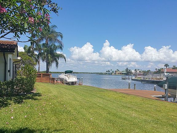 4th image of 249 Bahama Blvd