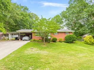 2860 Glenn Rd, Louisville, TN 37777