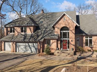 2621 Abbey Hill Dr, Minnetonka, MN 55305