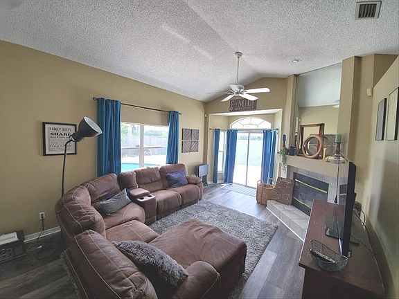 5th image of 8182 Somerset Dr