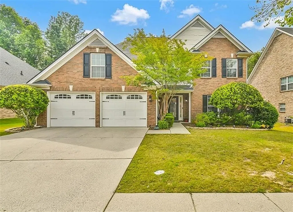5 bed, 3.0 bath, 2832 sqft, $2,700 — Photo 1