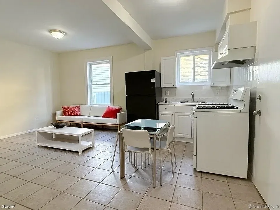 236 Greenwich Ave #5