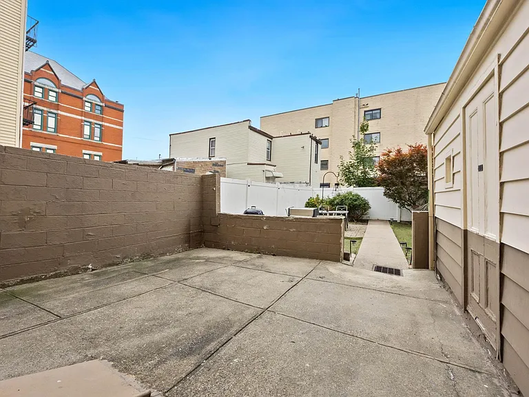 3805 Palisade Ave #3 — Photo 8