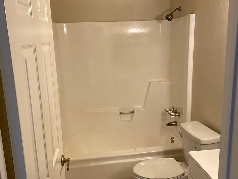 925 E Beryl Ave — Photo 4