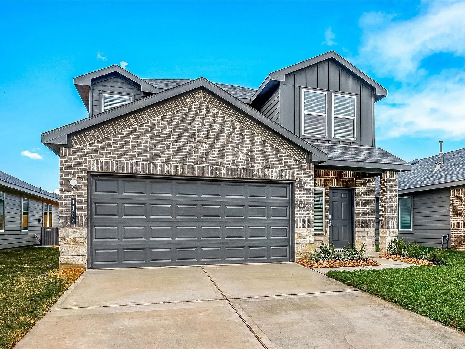 4 bed, 2.5 bath, 2182 sqft, $2,250 — Photo 2