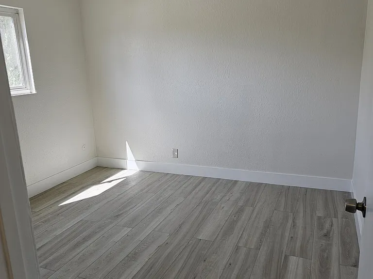 1508 Sycamore Dr #3 — Photo 8