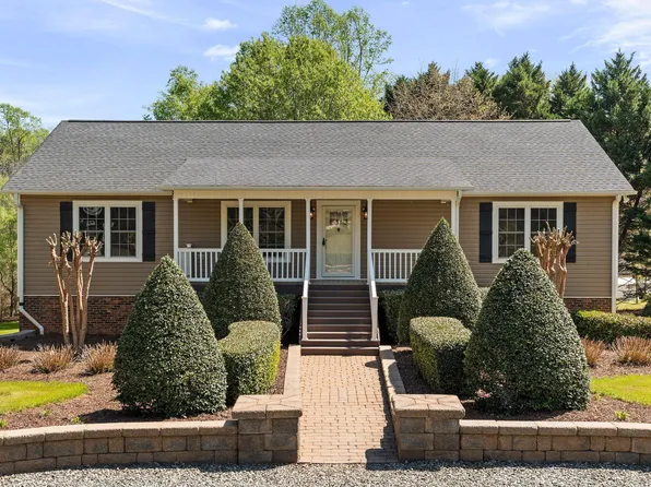 710 Kennette Dr, Graham, NC 27253