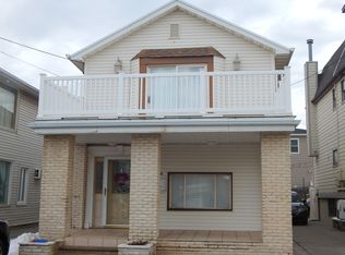 128 Beach 127 Street, belle harbor, NY 11694