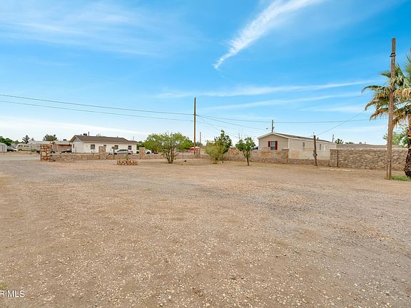 3rd image of 13067 Petunia Dr