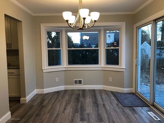 5th image of 617 Hartford Pl