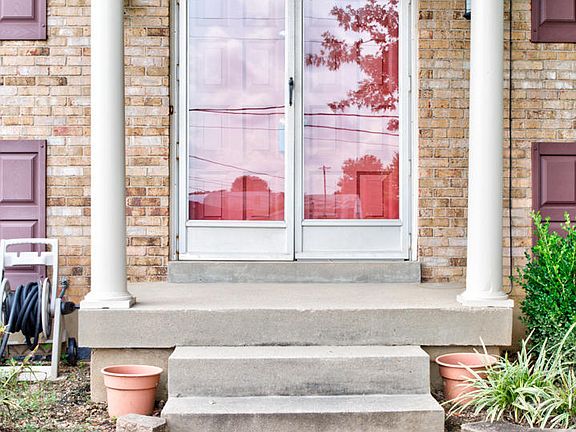 2nd image of 125 Ellis Ln
