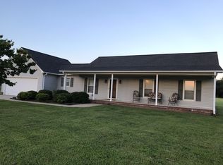 221 Lisa Ct, Boiling Springs, SC 29316