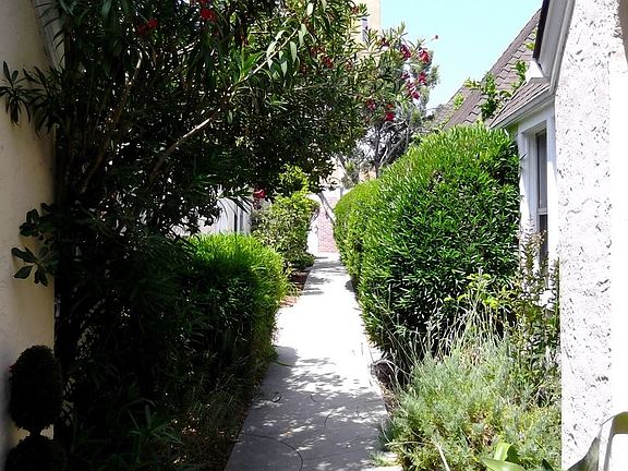 3rd image of 2511 Griffith Park Blvd