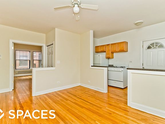 5th image of 656 W Cornelia Ave APT 8A