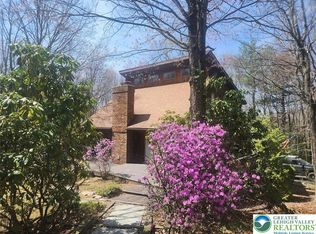 1385 Stagecoach Rd W, Palmerton, PA 18071