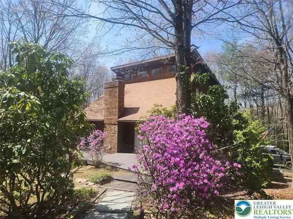 1385 Stagecoach Rd W, Palmerton, PA 18071