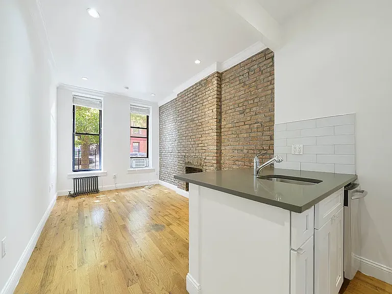 319 E 78th St #1A — Photo 1