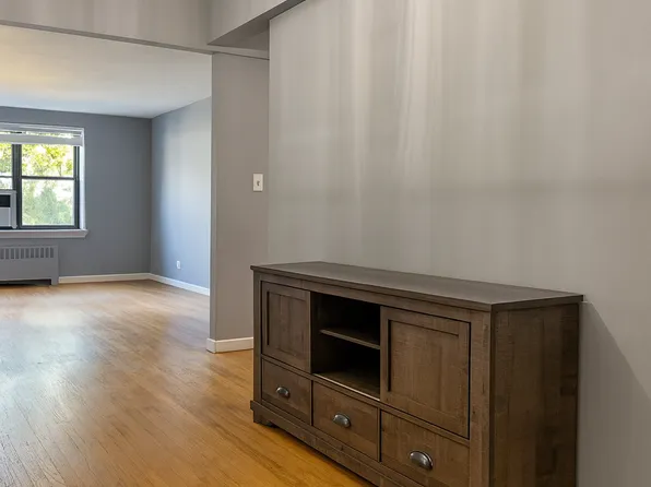 91-10 32nd Avenue image 4 of 20