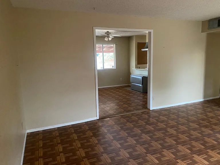 4111 S College Ave — Photo 4