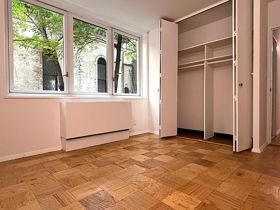 5th image of 115 E 34th St Unit 401