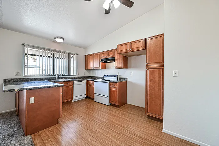 11102 W Turney Ave — Photo 13