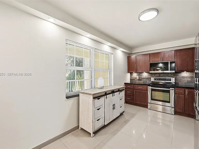3520 Oaks Way #407 — Photo 5