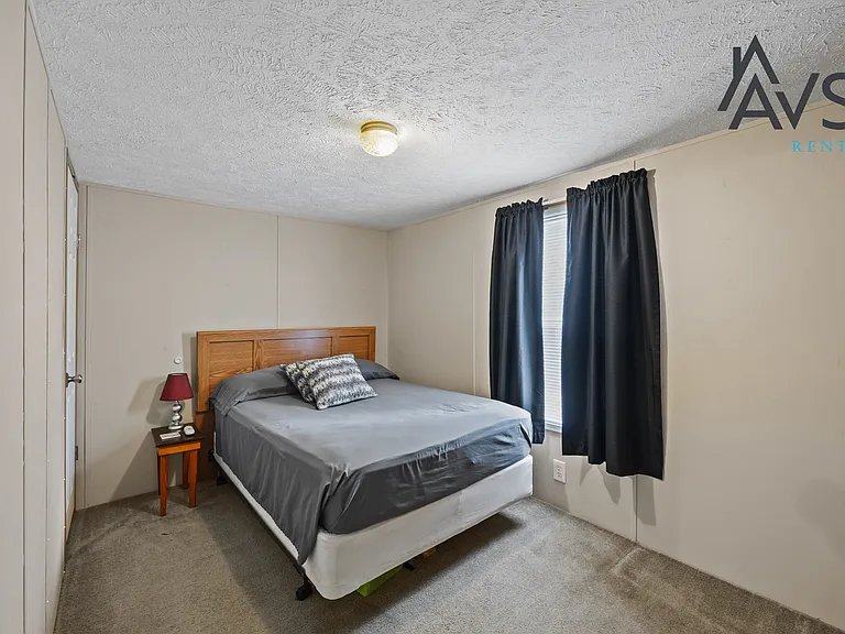 398 Volliedale Dr — Photo 15