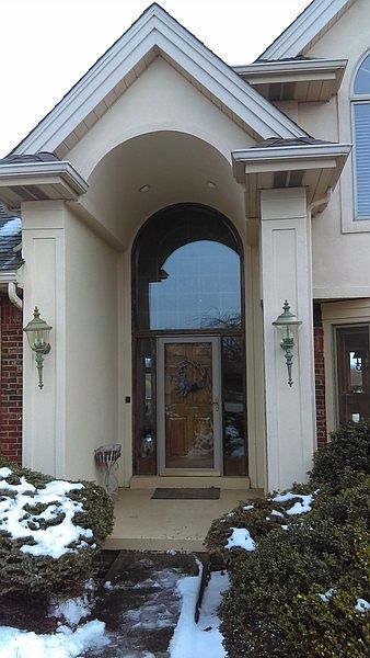 1st image of 3016 Hilltop Dr