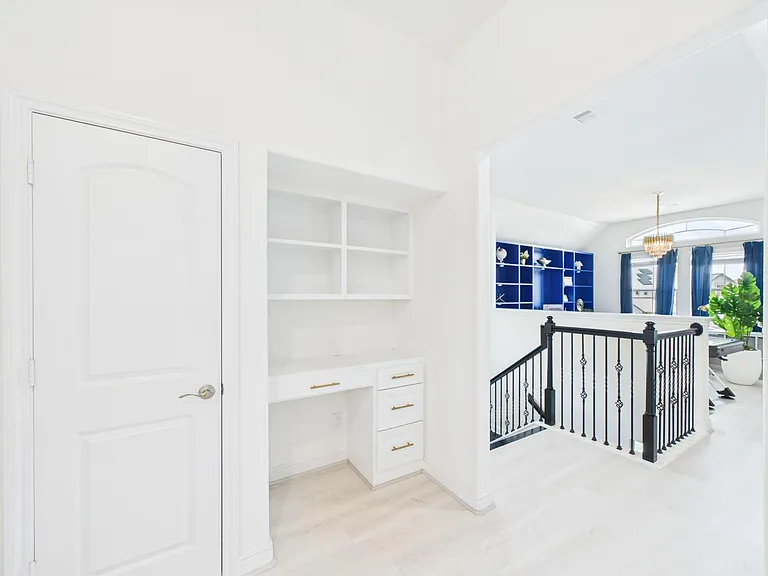 24711 Miltonwood St — Photo 32