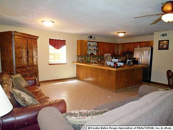 2nd image of 33202 Nancy Dr