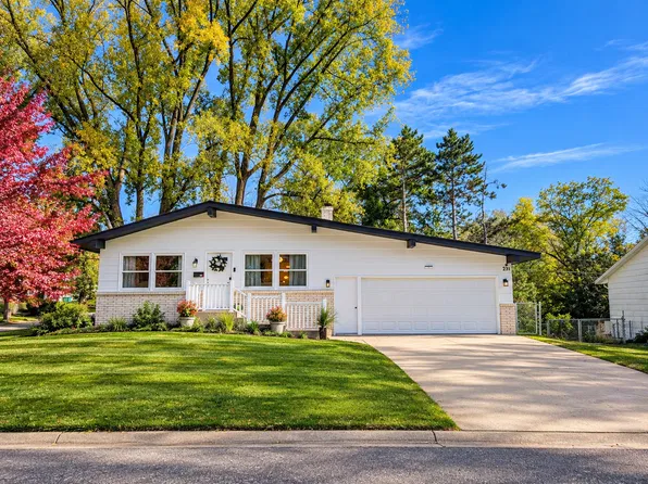 231 Birchwood Dr N, Stillwater, MN 55082